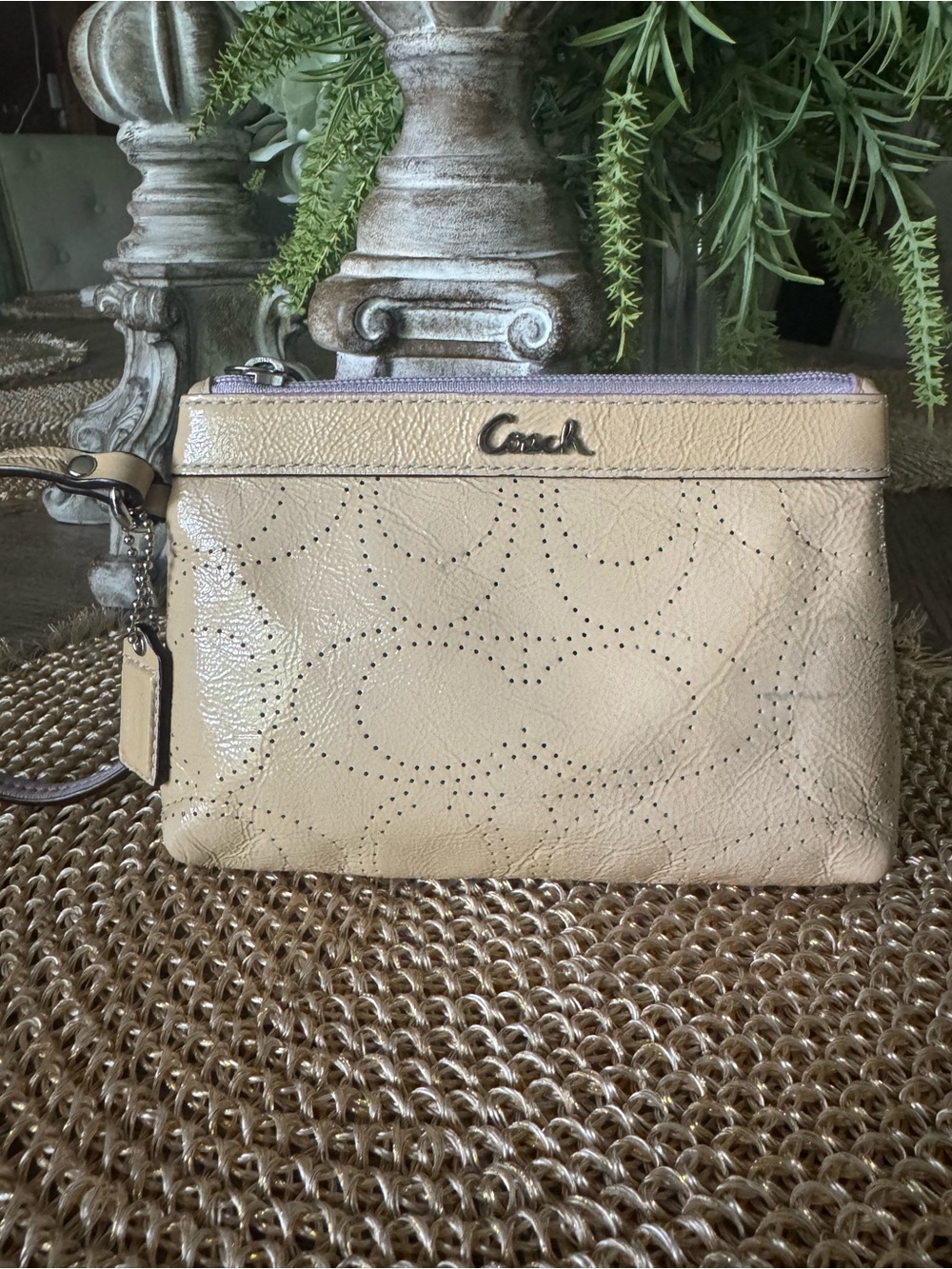 Coach Beige Patent Perforated Leather Wristlet w/ Two Toned Strap & Org Hang Tag
